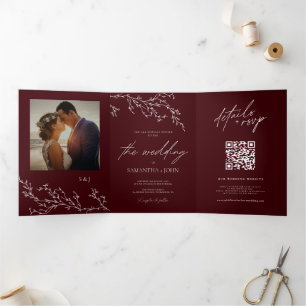 Invitación Tríptica Boda elegante botánica de burgundy y marfil