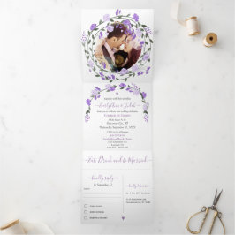 Invitación Tríptica Boda floral de peonía púrpura elegante Tri-Plegabl