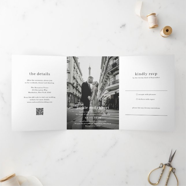 Invitación Tríptica Boda fotográfico de código QR moderno mínimo (Interior)