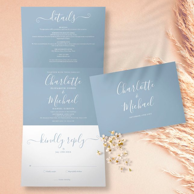 Invitación Tríptica Boda fotográfico Dusty Blue Modern Script Monogram (Subido por el creador)