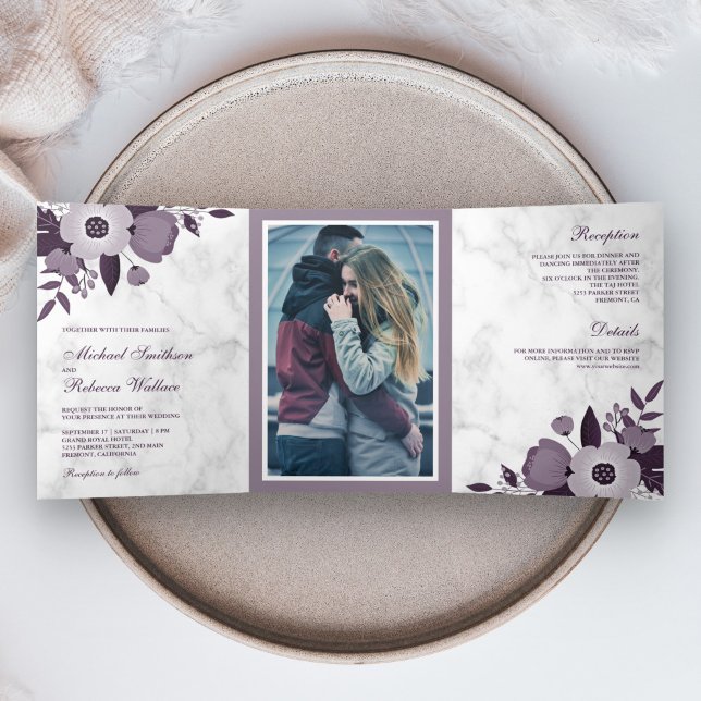 Invitación Tríptica Boda fotográfico Dusty Purple Floral White Marble (Subido por el creador)