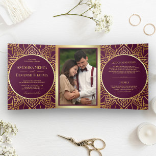 Invitación Tríptica Boda Hindú Étnica Mandala Ciruela y Dorado