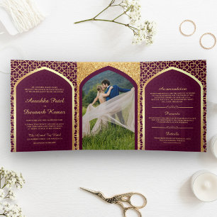 Invitación Tríptica Boda india al estilo Bollywood de ciruela y oro