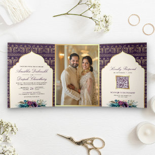 Invitación Tríptica Boda India Patrón de Pavo Real Floral Púrpura Marf