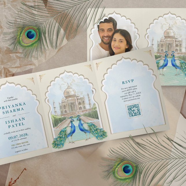 Invitación Tríptica Boda QR del Taj Mahal Arch de la India (Indian Wedding Invitation with Taj Mahal and Peacocks, Aesthetic, Minimalist, Colorful QR code)