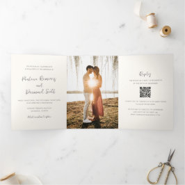 Invitación Tríptica Boda simple con código QR de marfil moderno