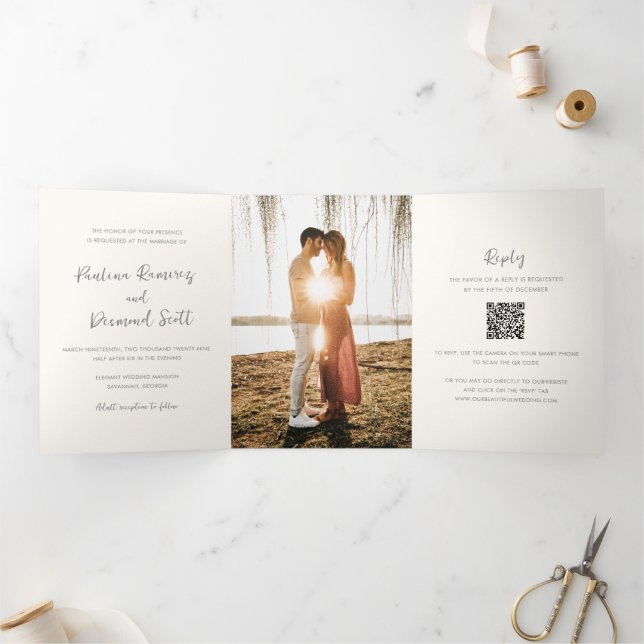 Invitación Tríptica Boda simple con código QR de marfil moderno (Interior)