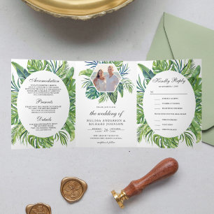 Invitación Tríptica Boda Tropical Monstera Hojas de Palma Todo en Uno