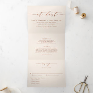 Invitación Tríptica Boho Terracotta En El Último Boda De Guión Minimal