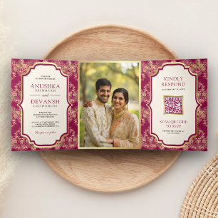 Invitación Tríptica Código QR de encaje dorado fucsia Foto boda india