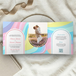 Invitación Tríptica Código QR de Foto de Arcoíris Retro Pastel Boda