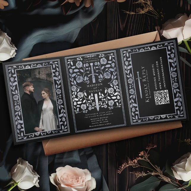 Invitación Tríptica Código QR del Boda de espadas medievales real de p (Subido por el creador)