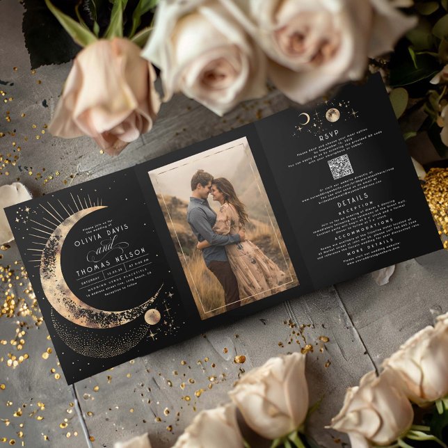 Invitación Tríptica Crescent Moon Sun Halo Boda Celestial Foto (Celestial Wedding Tri Fold Wedding Invitation)