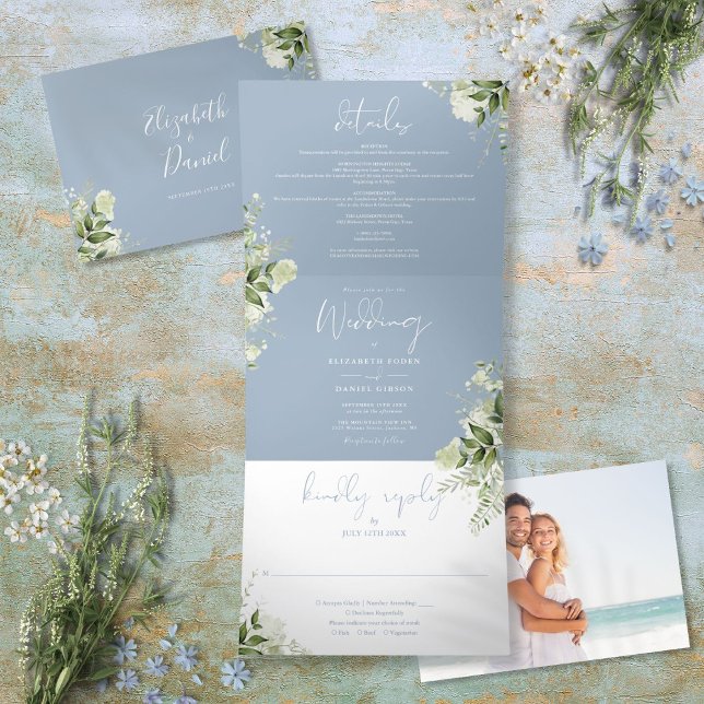 Invitación Tríptica Dusty Blue Modern Botanand Greeneration Photo Boda (Dusty Blue Modern Botanical Greenery Photo Wedding Tri-Fold Invitation)