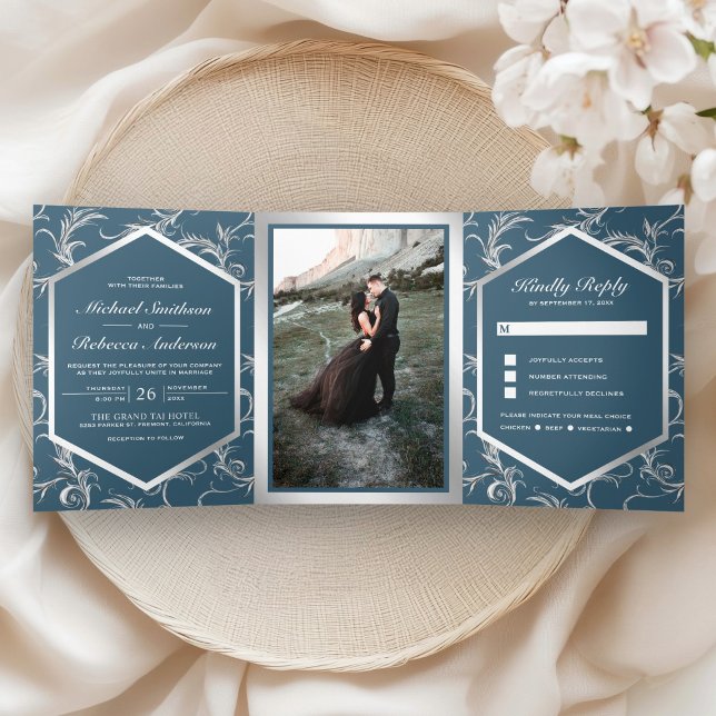 Invitación Tríptica Dusty Blue Silver Flourish Swirl Wedding Photo (Subido por el creador)