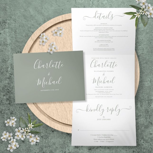 Invitación Tríptica Elegante Boda de Monograma de Guión Verde Sage (Elegant Sage Green Script Monogram Wedding Tri-Fold Invitation)