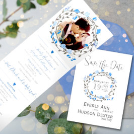 Invitación Tríptica Elegante Boda floral de peones púrpura