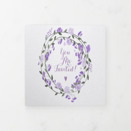 Invitación Tríptica Elegante Boda floral de peones púrpura