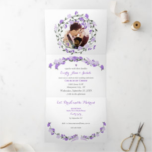Invitación Tríptica Elegante Boda Floral de Peonía Púrpura