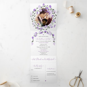 Invitación Tríptica Elegante Boda floral púrpura púrpura Tri-Fold
