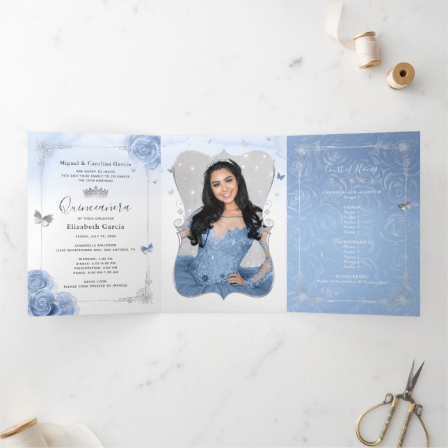 Invitación Tríptica Elegante foto bebé español Plata Azul Quinceanera (Interior)