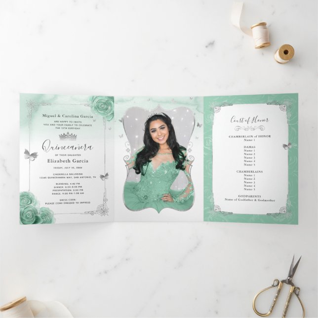 Invitación Tríptica Elegante Foto Plata y Verde Quinceañera Seafoam (Interior)
