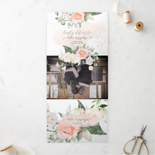 Invitación Tríptica Elegantes Rosas de color crema de Rubor rústico