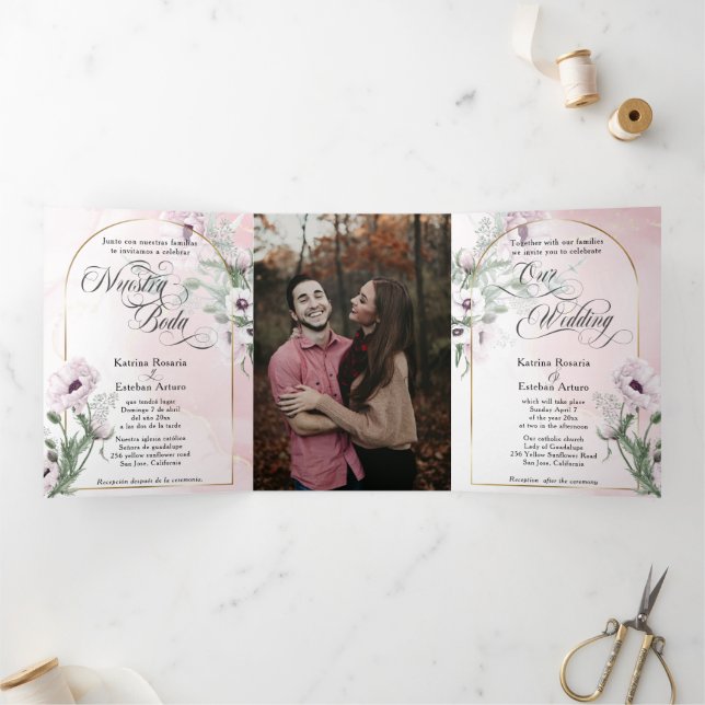 Invitación Tríptica Español Flores rosas rojas flores inglesas (Interior)
