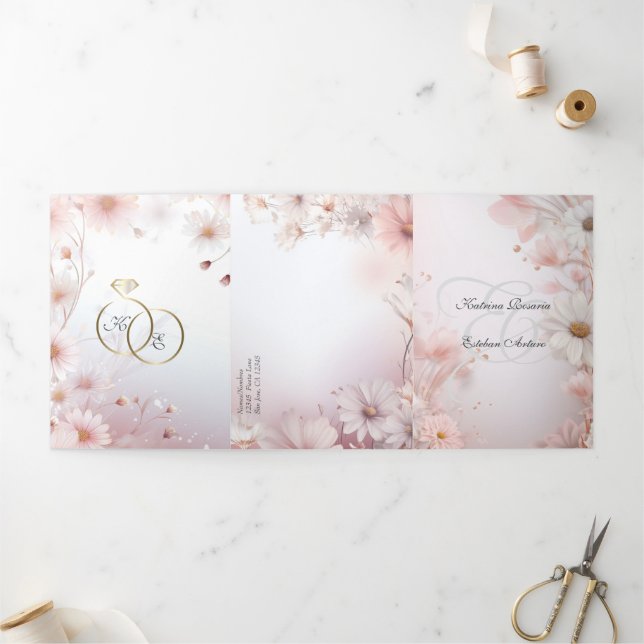 Invitación Tríptica Español Inglés Rosa Daisies Margaritas Rosas (Exterior)