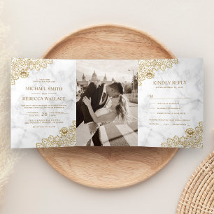 Invitación Tríptica Foto de boda de encaje y mármol blanco y oro