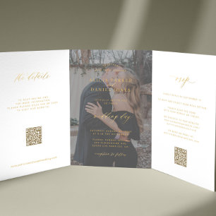 Invitación Tríptica Foto de escritura dorada boda RSVP detalles código