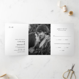 Invitación Tríptica Foto de Monograma en Blanco y Negro Boda Moderna