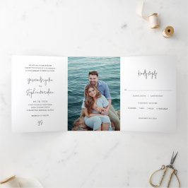 Invitación Tríptica Foto en Blanco y Negro Chic Moderno de Boda