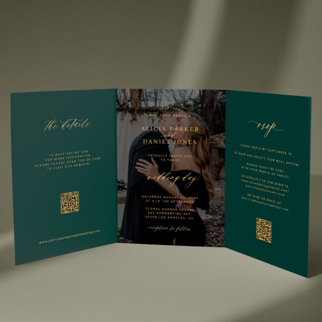 Invitación Tríptica Gold emerald green photo wedding RSVP details QR (Subido por el creador)
