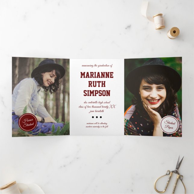 Invitación Tríptica Graduación de 5 fotos de Maroon Circles (Interior)