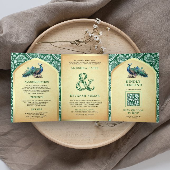 Invitación Tríptica Green Paisley Indian Peacock QR Code Boda (Subido por el creador)