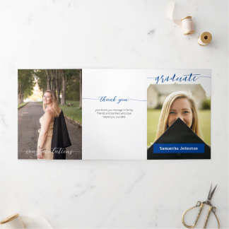 Invitación Tríptica Guión de Graduado Azul Moderno Tres Fotos