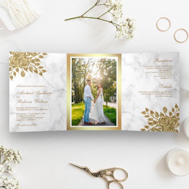 Invitación Tríptica Hojas de oro falsas Floral Mármol blanco Boda (Subido por el creador)