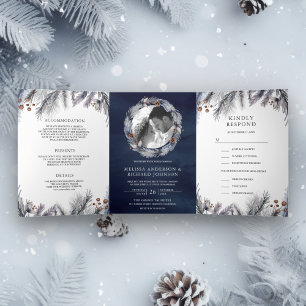 Invitación Tríptica Hojas de pino escarchadas invierno azul marino bod