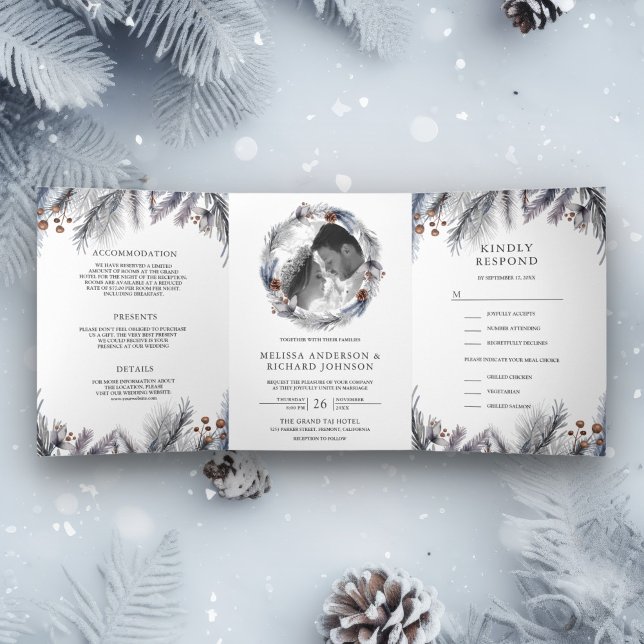 Invitación Tríptica Hojas de pino heladas rústicas Boda de invierno (Subido por el creador)