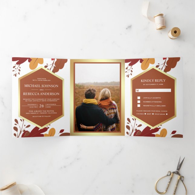 Invitación Tríptica Hojas de Terracota Naranja Rústica Boda Foliaje (Interior)