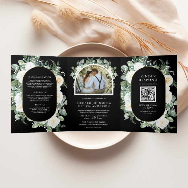 Invitación Tríptica Ivory Floral Photo Black QR Code Wedding (Subido por el creador)