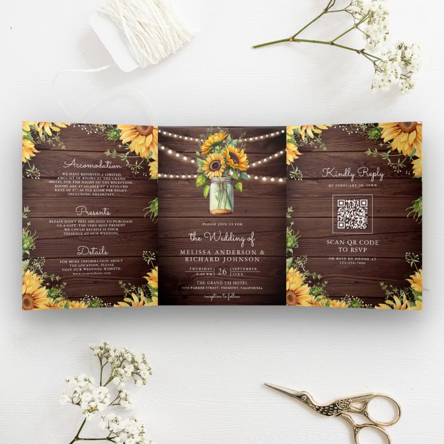 Invitación Tríptica Jarrón de Mason con Girasoles de Madera Rústica Có (Subido por el creador)