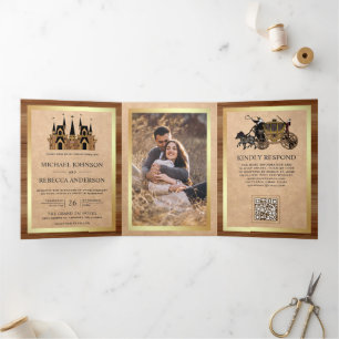 Invitación Tríptica Kraft Wood Castillo de Cuento de Hadas Código QR B