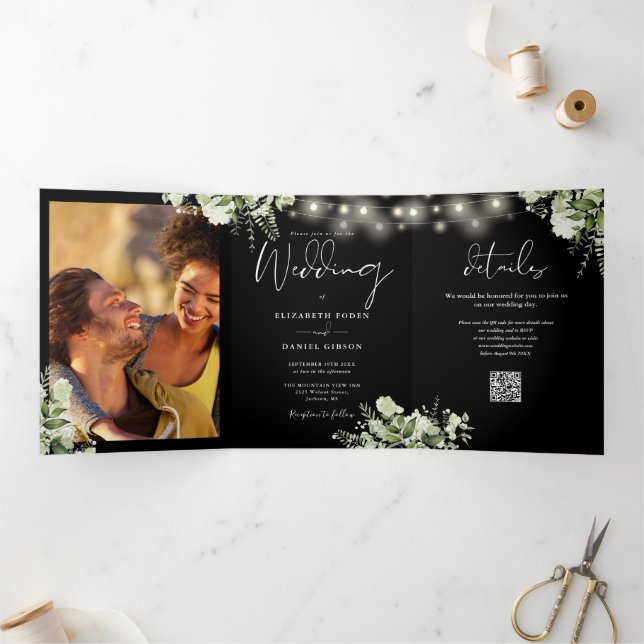 Invitación Tríptica Luces de Cadena de Verdor 2 Código QR Foto Boda (Interior)