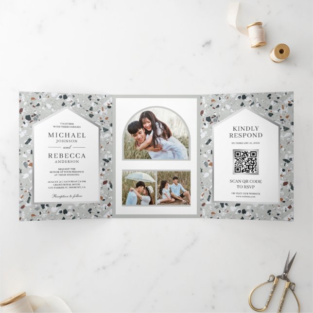 Invitación Tríptica Moderna Terrazzo Tile Gris Foto Boda de código QR (Interior)