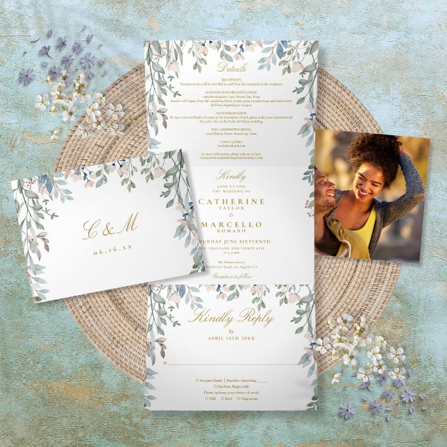 Invitación Tríptica Monograma de flores silvestres foto boda (Floral Wildflowers Monogram Photo Wedding Tri-Fold Invitation)