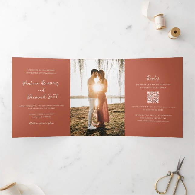 Invitación Tríptica Naranja quemado moderno Código QR Boda simple (Interior)