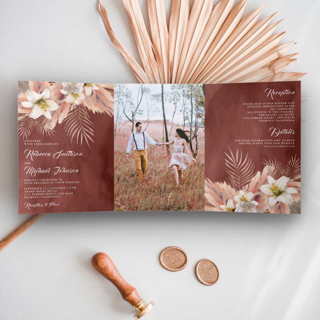 Invitación Tríptica Palm Floral de Lirio Blanco Pampas Boda de canela (Subido por el creador)