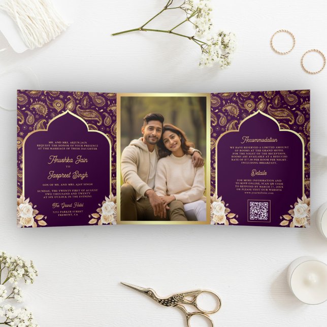 Invitación Tríptica Púrpura Gold Paisley Floral QR Código Indio Boda (Subido por el creador)